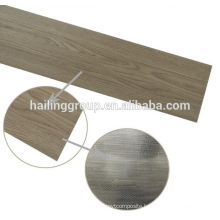 Wood grain vinyl flooring plank